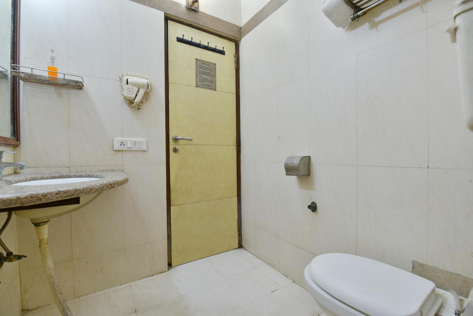 Family Spot Hotel New Delhi Ngoại thất bức ảnh
