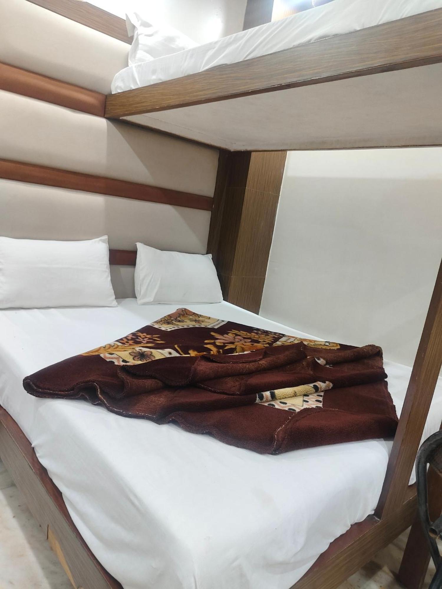 Family Spot Hotel New Delhi Ngoại thất bức ảnh