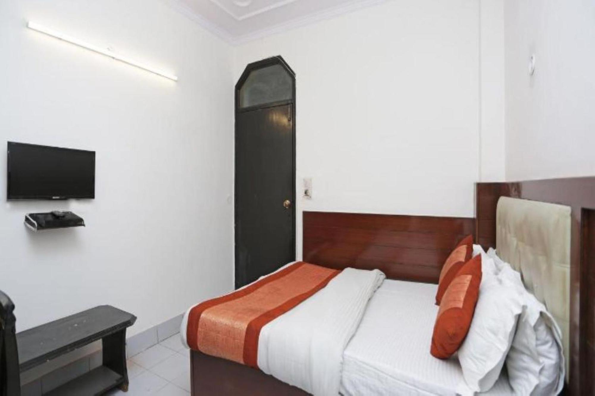 Family Spot Hotel New Delhi Ngoại thất bức ảnh