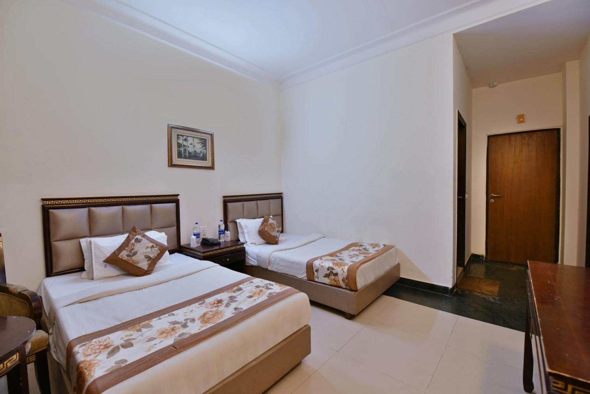 Family Spot Hotel New Delhi Ngoại thất bức ảnh