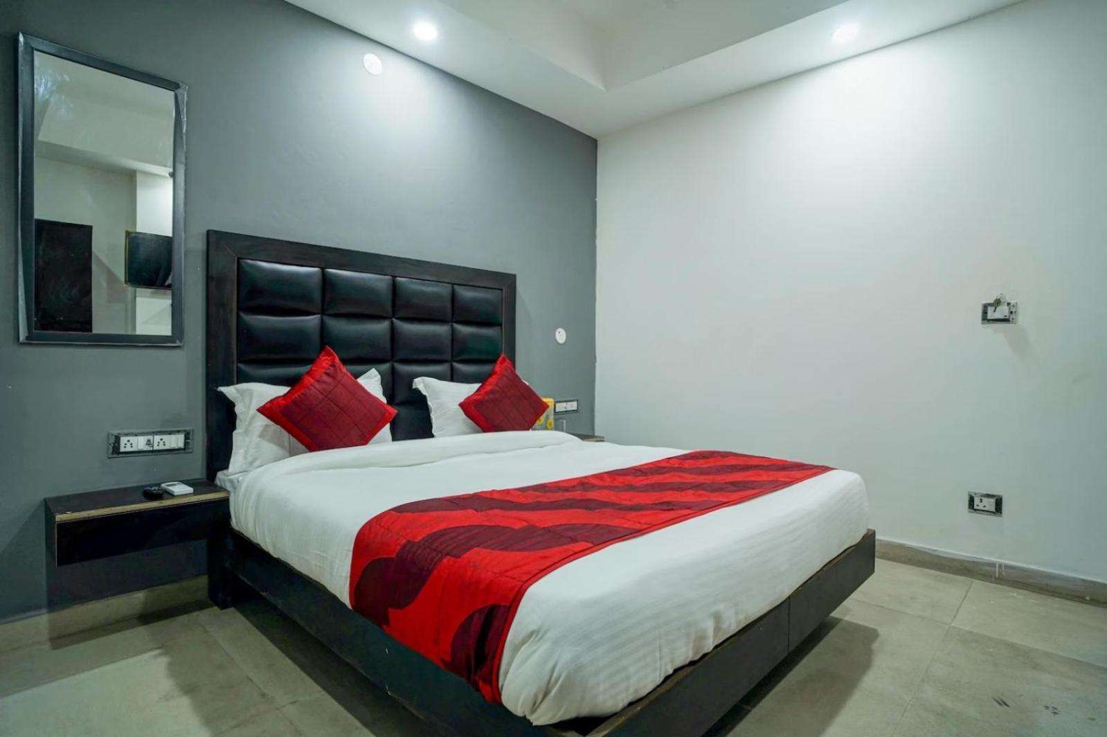 Family Spot Hotel New Delhi Ngoại thất bức ảnh