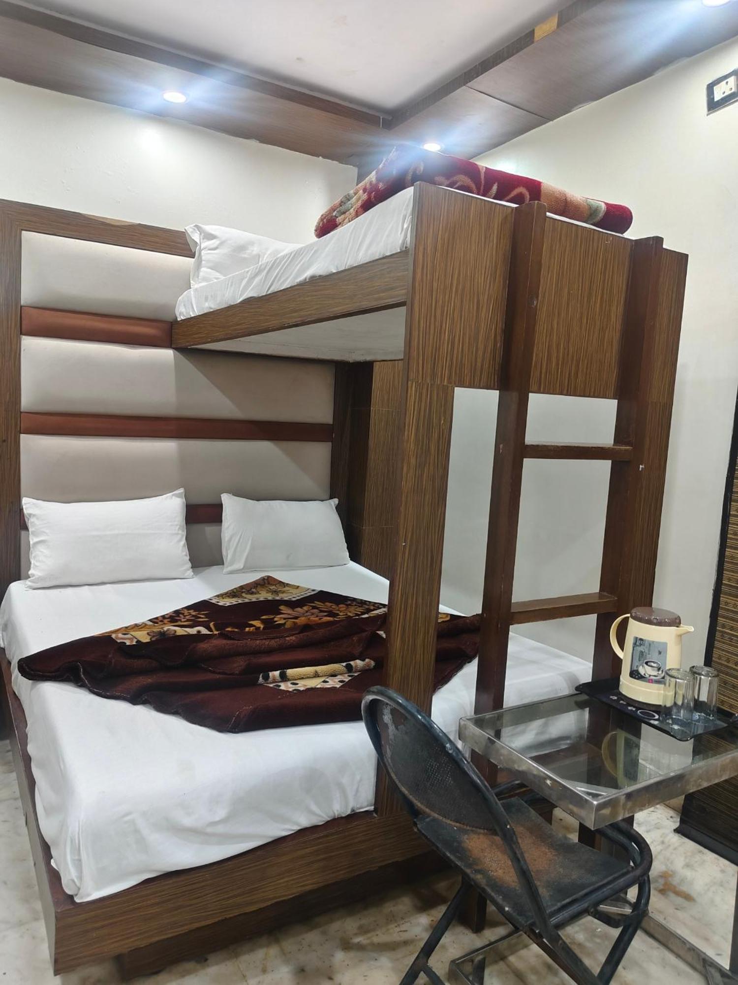 Family Spot Hotel New Delhi Ngoại thất bức ảnh
