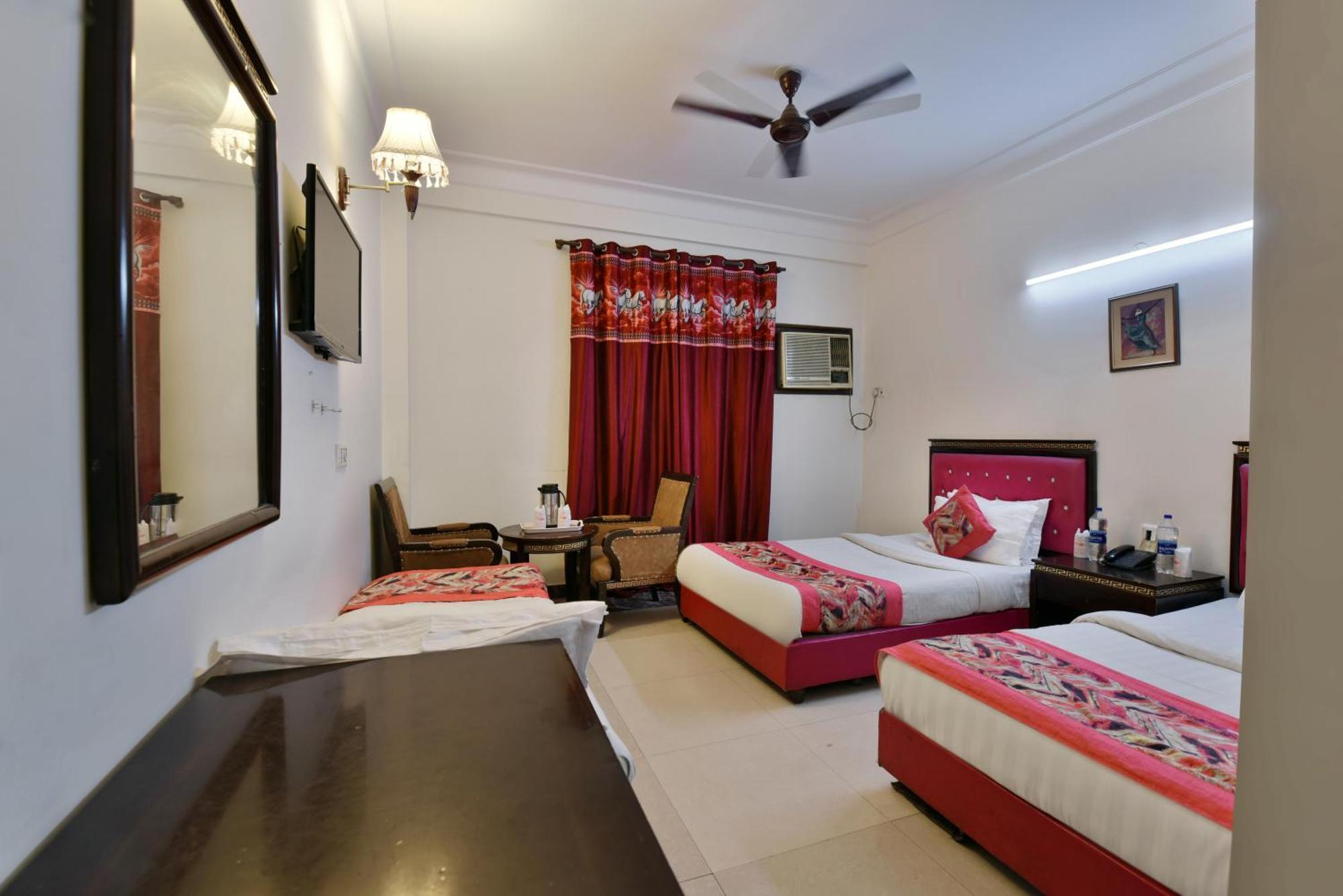 Family Spot Hotel New Delhi Ngoại thất bức ảnh