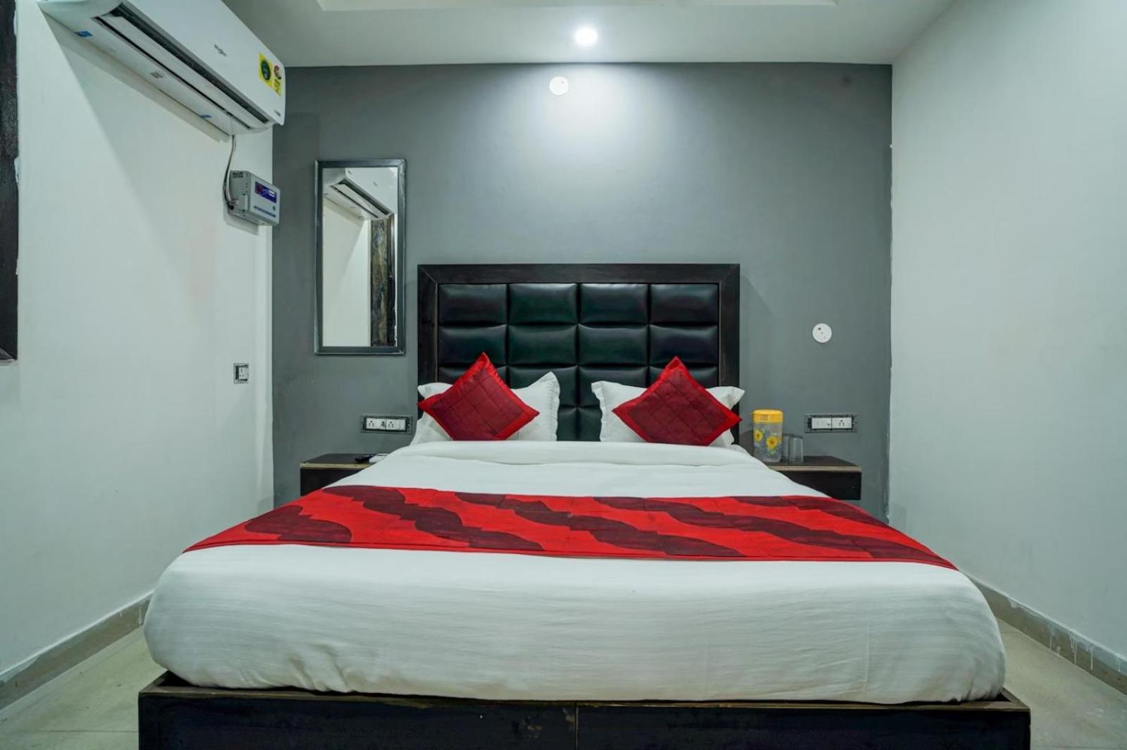 Family Spot Hotel New Delhi Ngoại thất bức ảnh