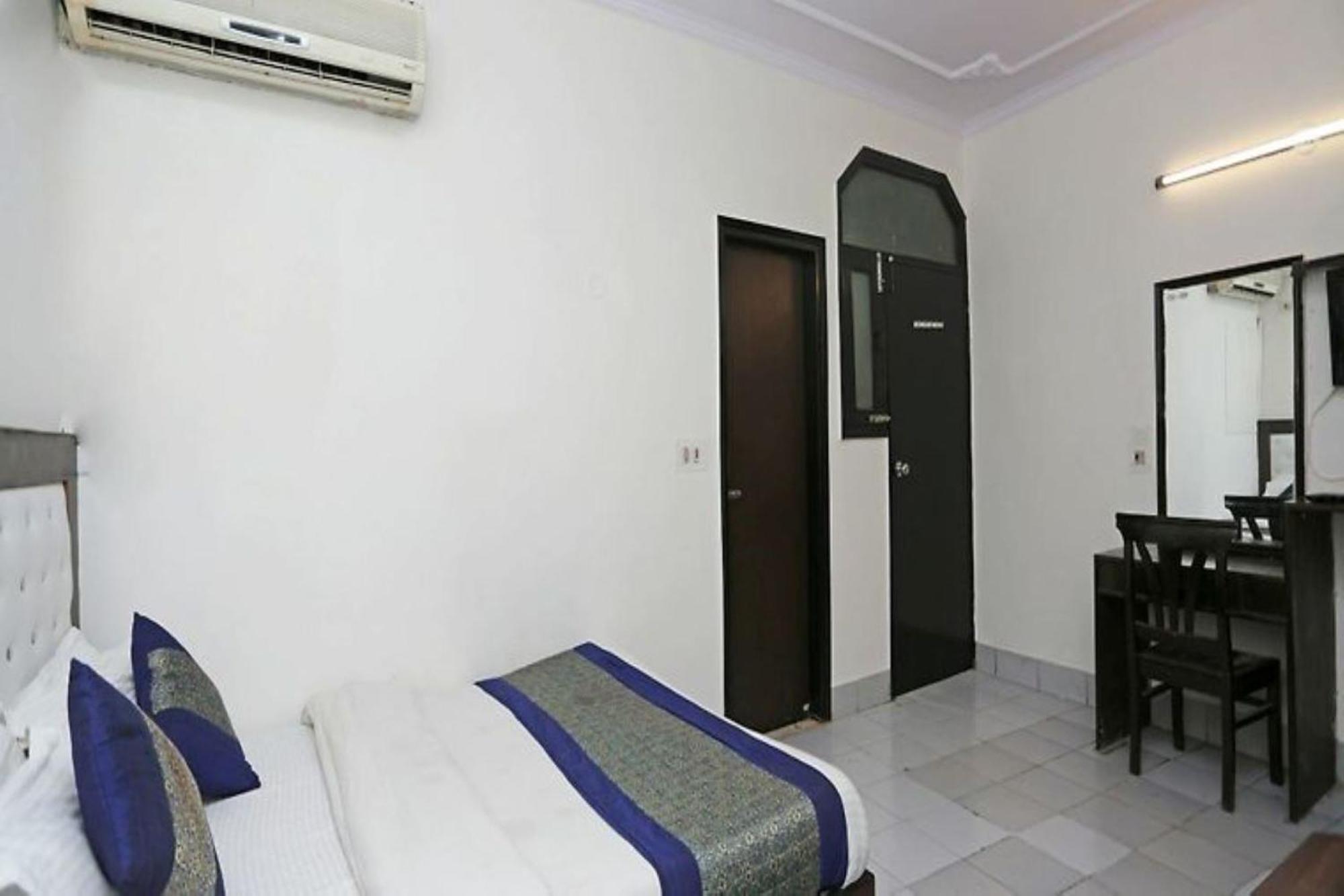 Family Spot Hotel New Delhi Ngoại thất bức ảnh