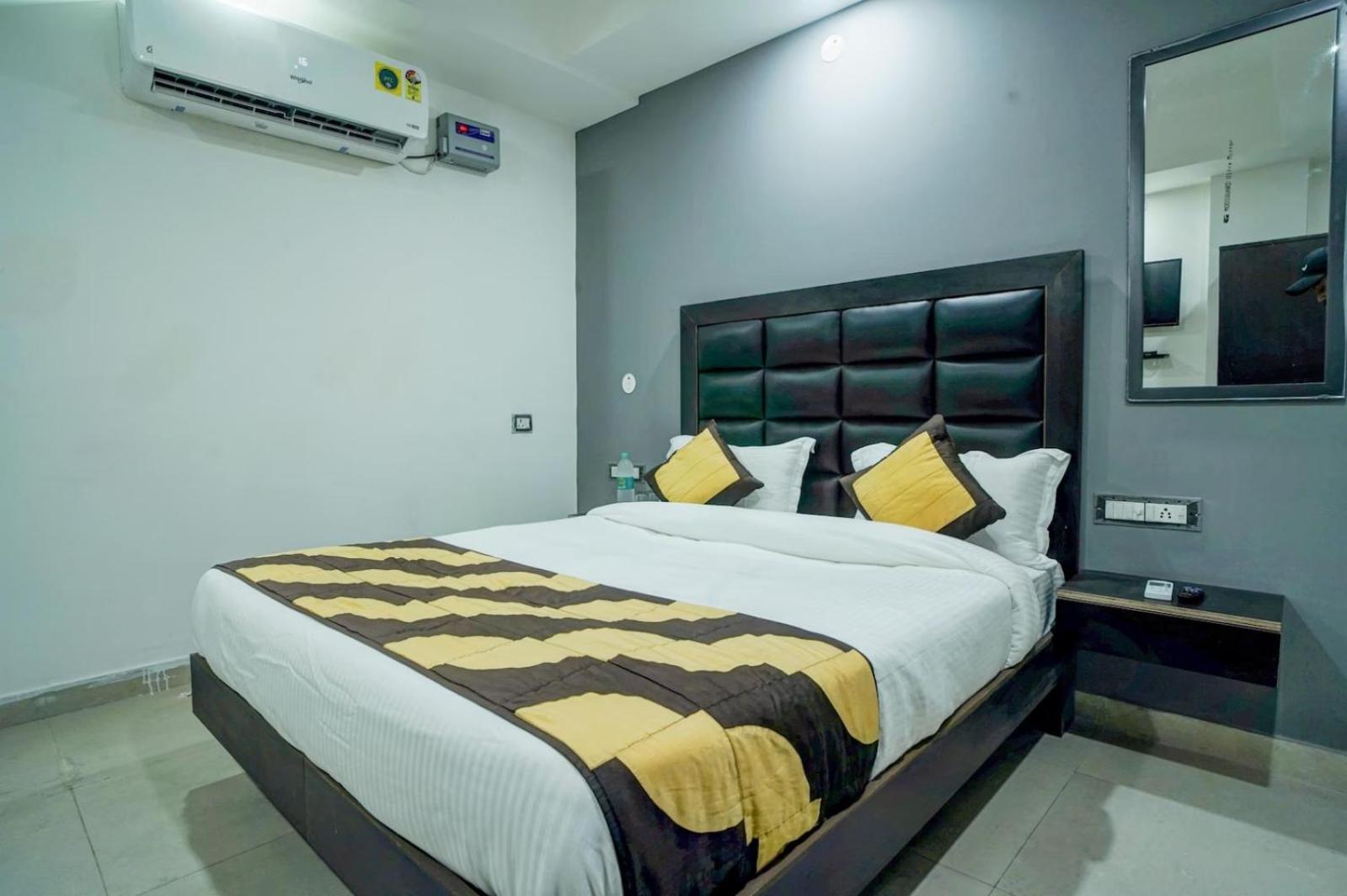 Family Spot Hotel New Delhi Ngoại thất bức ảnh